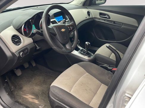 Used 2016 Chevrolet Cruze LS image 9
