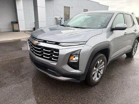 Used 2026 Chevrolet Equinox LT AWD/4WD image 2