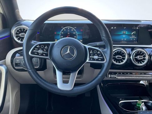 Used 2019 Mercedes-Benz A 220 image 5