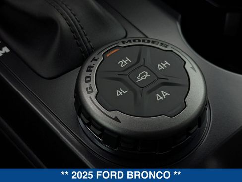 New 2025 Ford Bronco Badlands image 33