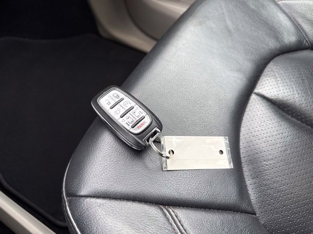 Used 2018 Chrysler Pacifica Touring-L FWD image 27