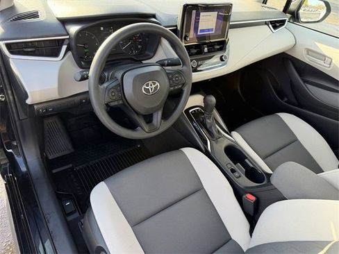 Used 2025 Toyota Corolla LE image 13