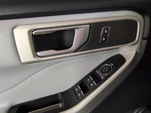 Used 2021 Ford Explorer XLT w/ Equipment Group 202A RWD image 18