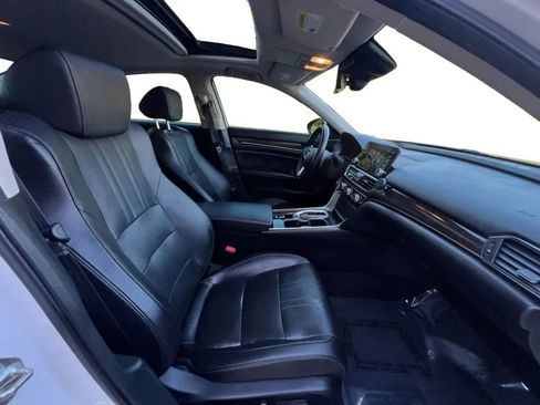 Used 2019 Honda Accord Touring image 15