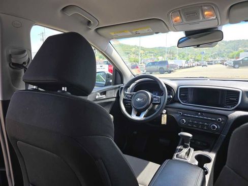 Used 2020 Kia Sportage LX AWD/4WD image 10