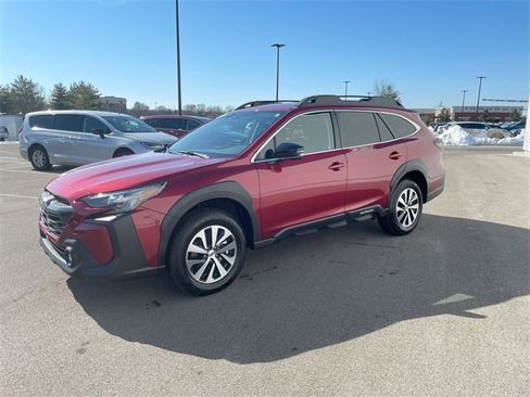 Certified 2025 Subaru Outback Premium image 2