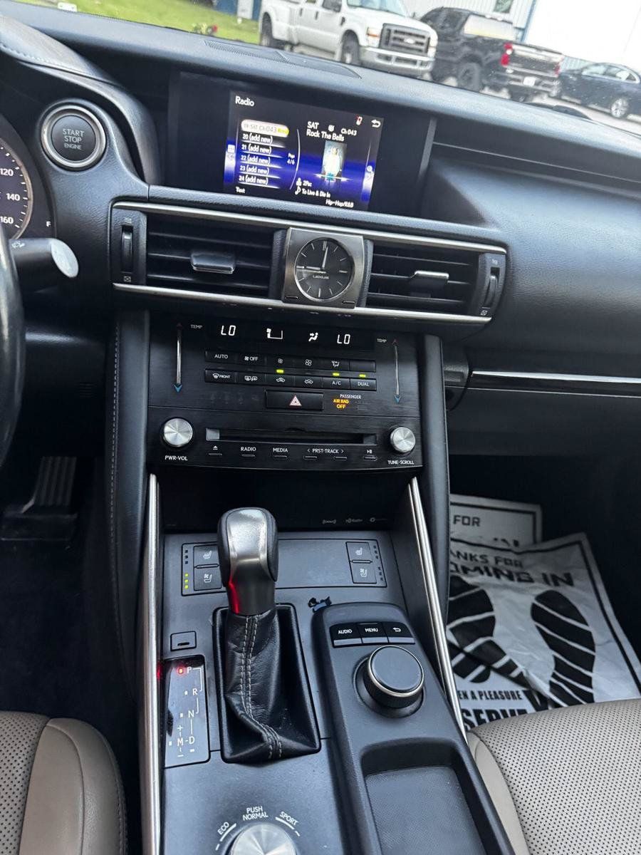 Used 2017 Lexus IS 200t w/ Premium Package RWD image 7