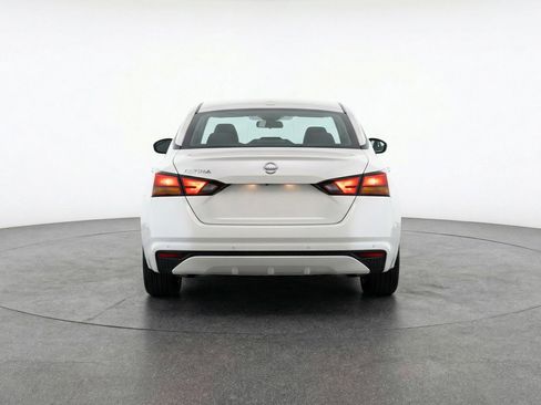 Used 2025 Nissan Altima 2.5 SV image 7