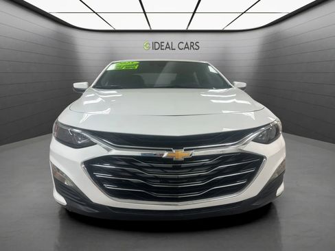 Used 2025 Chevrolet Malibu LT FWD image 2