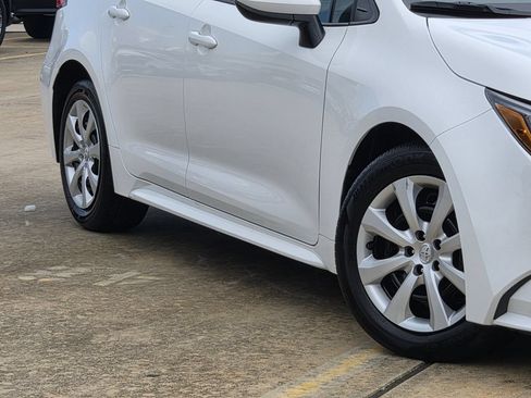 Used 2026 Toyota Corolla LE FWD image 12