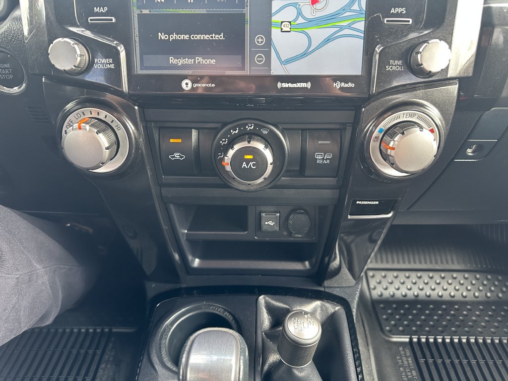 Used 2020 Toyota 4Runner Venture w/ Moonroof Package AWD/4WD image 17