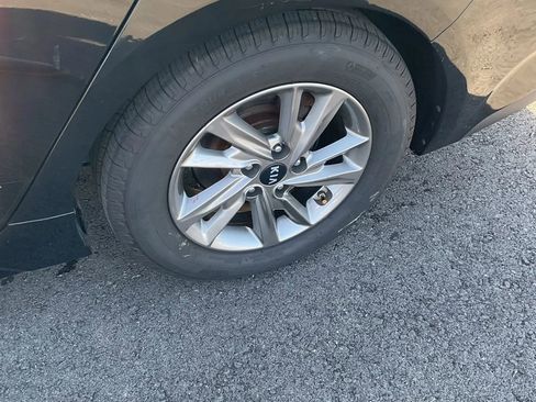 Used 2020 Kia Optima LX image 11