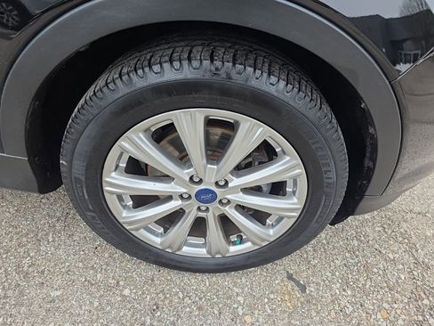 Used 2017 Ford Escape Titanium image 24