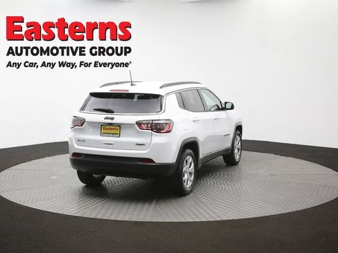 Used 2024 Jeep Compass Latitude AWD/4WD image 34