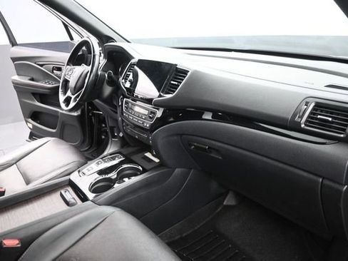 Certified 2020 Honda Pilot Black Edition image 24