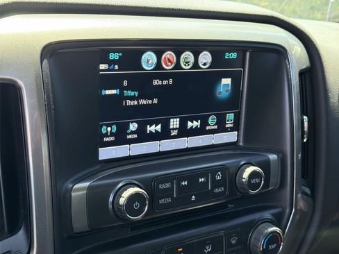 Used 2019 Chevrolet Silverado 2500 LT AWD/4WD image 17