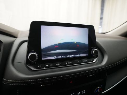 Used 2023 Nissan Rogue S AWD/4WD image 19