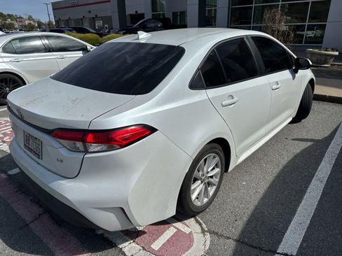 Used 2023 Toyota Corolla LE w/ LE Convenience Package image 4