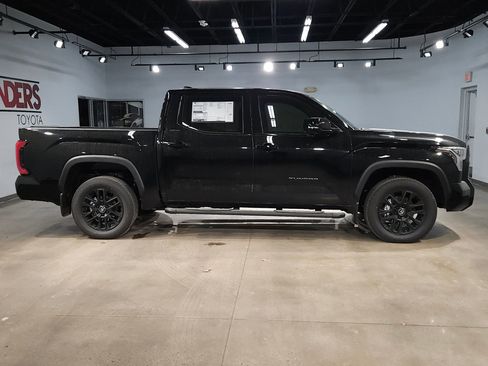 New 2026 Toyota Tundra Limited AWD/4WD image 8