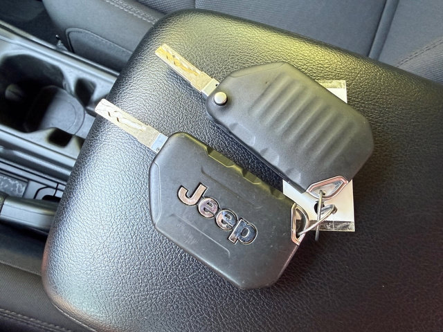 Used 2023 Jeep Wrangler Sport AWD/4WD image 25