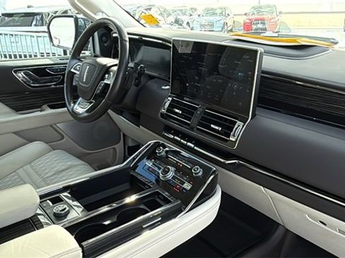Used 2023 Lincoln Navigator Black Label image 10