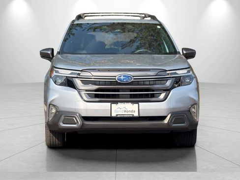 Used 2025 Subaru Forester Limited AWD/4WD image 10