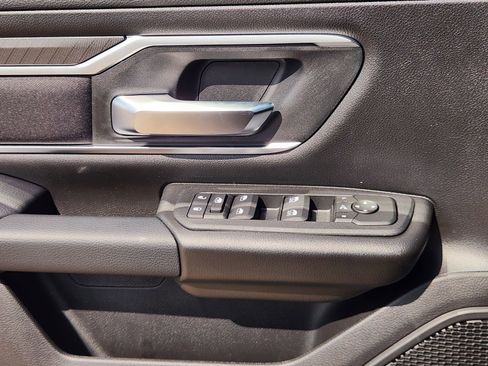 New 2026 RAM 1500 4x4 Crew Cab image 19