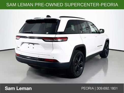 Used 2023 Jeep Grand Cherokee Altitude image 7