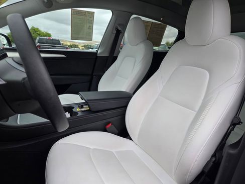 Used 2023 Tesla Model Y Performance AWD/4WD image 20