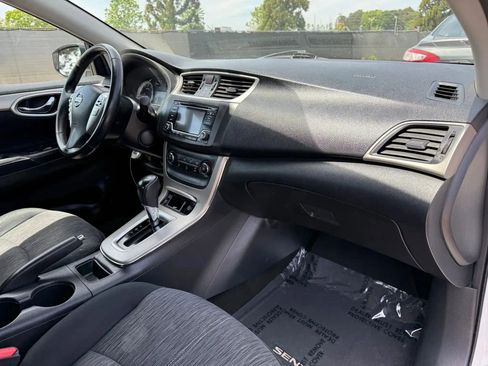 Used 2015 Nissan Sentra SV FWD image 19