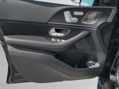 New 2026 Mercedes-Benz GLS 450 4MATIC image 31