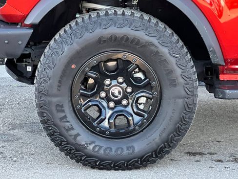 Used 2024 Ford Bronco Wildtrak AWD/4WD image 28