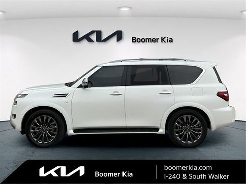 Used 2022 Nissan Armada Platinum image 8