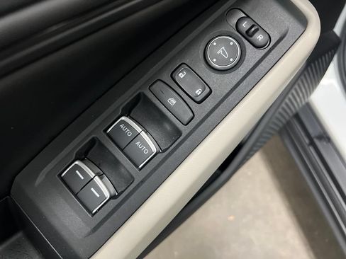Used 2023 Honda Accord EX image 14