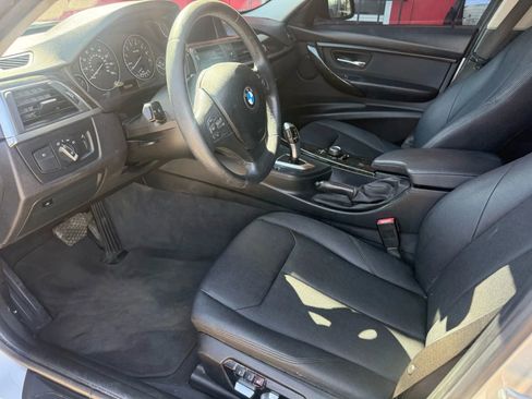 Used 2018 BMW 320i 320i Sedan 4D image 5