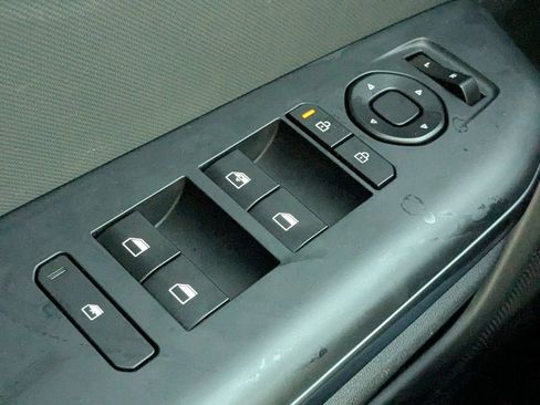 Used 2025 Kia K4 LXS image 23