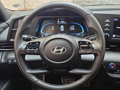 Used 2025 Hyundai Elantra Sport image 16