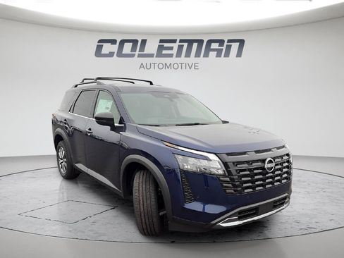 New 2026 Nissan Pathfinder SV image 8