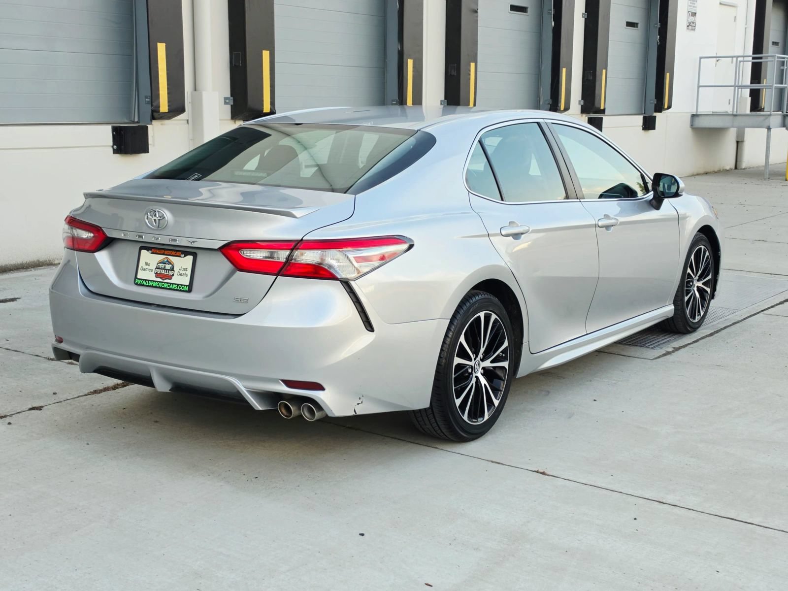 Used 2018 Toyota Camry SE FWD image 5