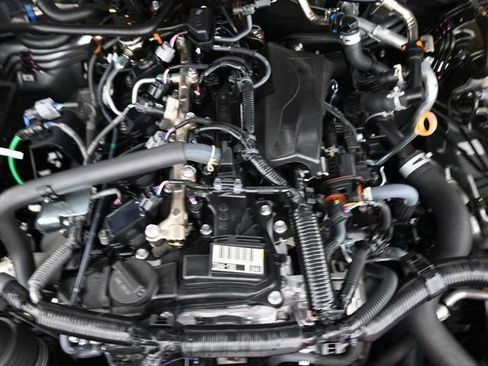 Used 2025 Toyota Tacoma SR image 27