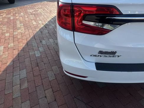Certified 2024 Honda Odyssey EX-L image 8