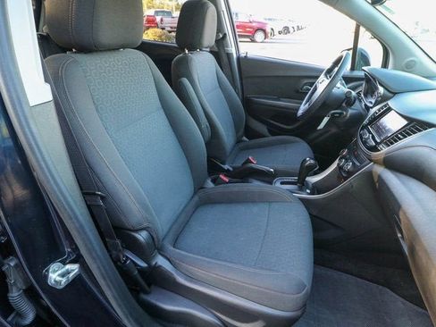 Used 2021 Chevrolet Trax LS w/ Tint and Cruise Package FWD image 22
