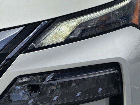 Certified 2023 Nissan Rogue SV FWD image 10