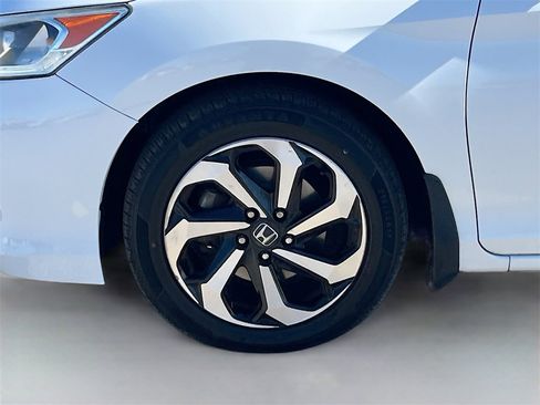 Used 2016 Honda Accord EX-L image 31