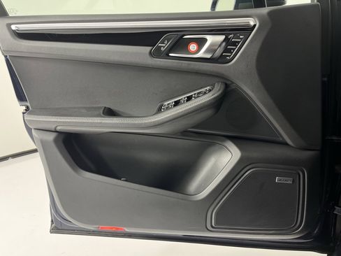 Used 2021 Porsche Macan S image 26
