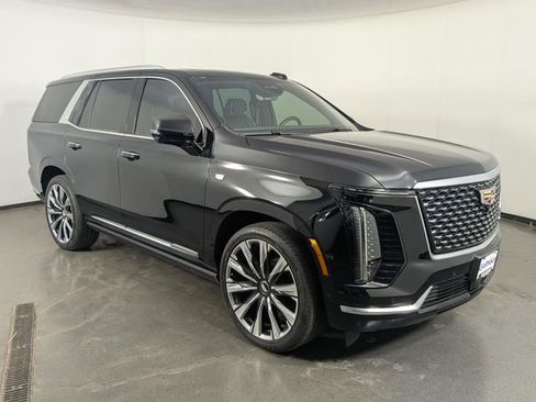 Used 2025 Cadillac Escalade Premium Luxury image 2