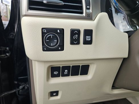 Used 2015 Lexus GX 460 image 21