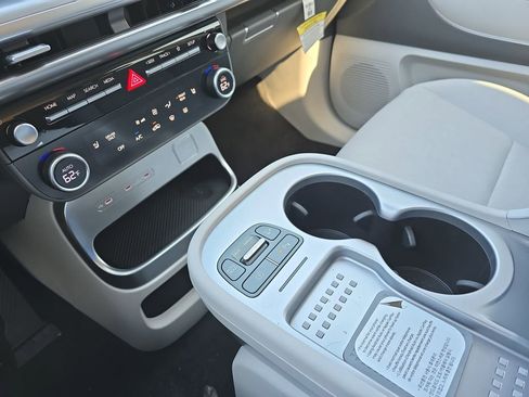 New 2026 Hyundai Ioniq 9 SE AWD/4WD image 26
