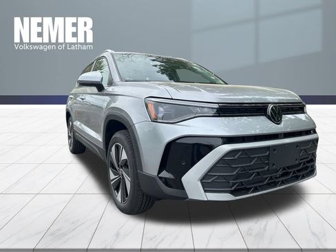 New 2026 Volkswagen Taos SE AWD/4WD image 6