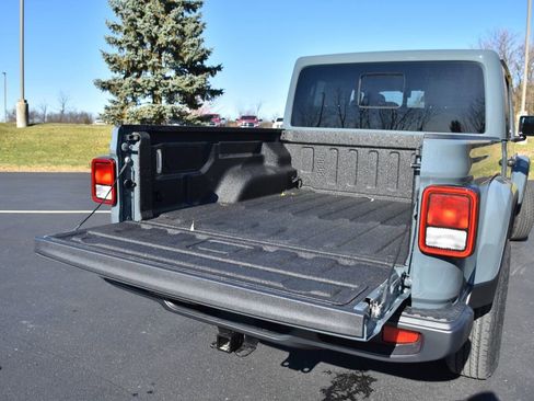 New 2026 Jeep Gladiator Sport image 37